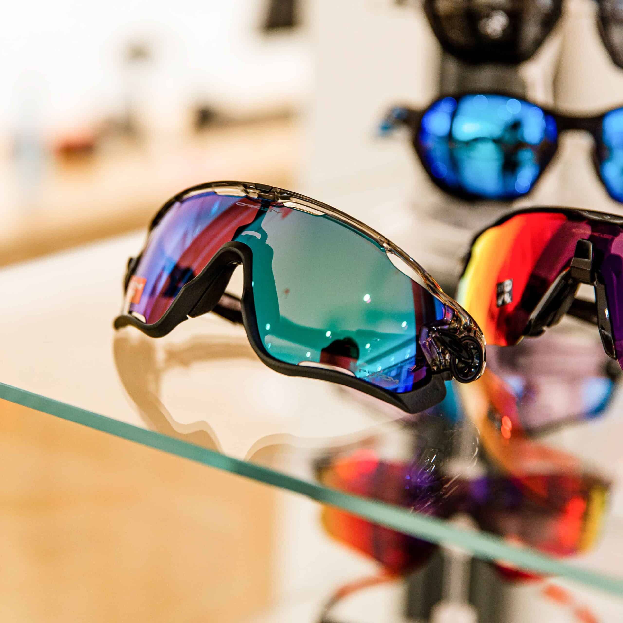 Oakley zonnebrillen en sportbrillen op sterkte - Optiek Lammerant