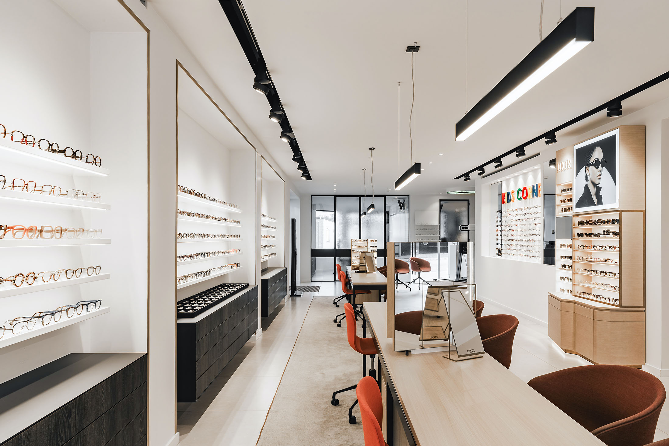 Over_brillen_winkel_optiek_Lammerant_Deinze_5 Welkom bij optiek Lammerant, de brillenwinkel met meer dan 290m² brillenmode